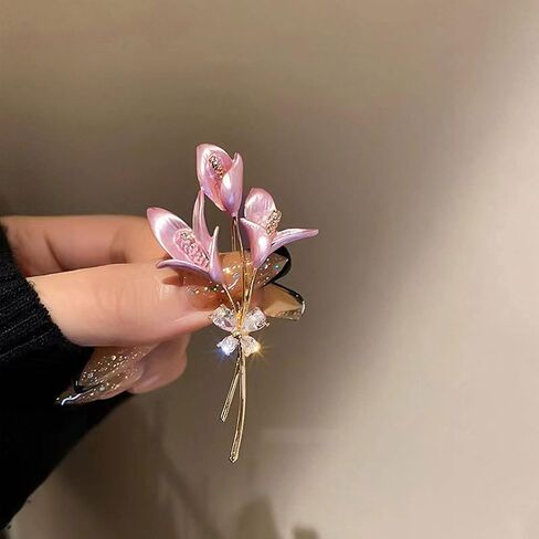 Aishgjia Girls Women Gold Lily Brooch Pin Elegant Flower Rhinestone Lapel Pin for Coats Jackets Sweaters Accessories Jewelry Christmas in Kuwait