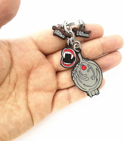 سلسلة مفاتيح تشيانغاو مصاص الدماء دياريس فريق دامون براذر ستيفان إيلينا فيرفين سلسلة مفاتيح رعب هدايا للرجال والنساء in Kuwait