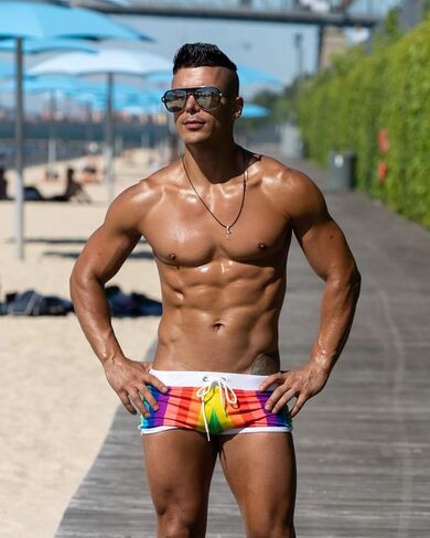 Gary Majdell Sport Men's Contrast Boxer Brief Swimsuit in Kuwait