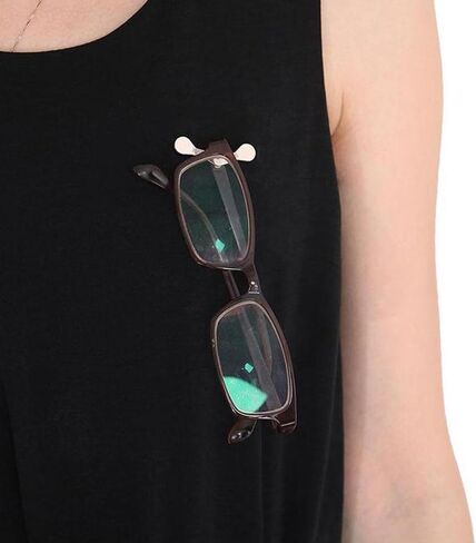 حامل النظارات المغناطيسي من wisamic باللون الأسود قطعتين، بكرة حامل شارة مغناطيسية، حامل نظارات شمسية يحمل علامة الاسم وحامل النظارات، هدايا للأطفال المسنين والمحامين والممرضات والمجموعات المهنية in Kuwait