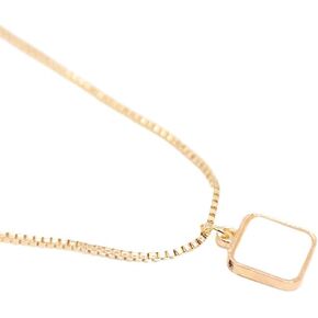 Classic Gold Square Shell Pendant Necklaces for Women, Best Gift Necklace for Wife Mom in Saudi Arabia