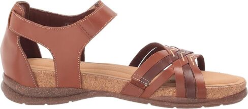 صندل مسطح للسيدات من Clarks Roseville Cove in Saudi Arabia