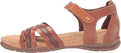 صندل مسطح للسيدات من Clarks Roseville Cove in Saudi Arabia