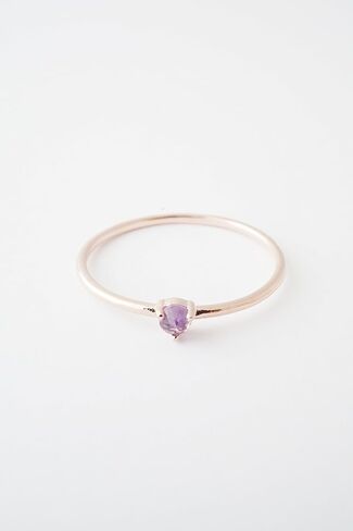 HONEYCAT Purple Amethyst Crystal Point Ring in Gold, Rose Gold, or Silver | Minimalist, Delicate Jewelry in Saudi Arabia