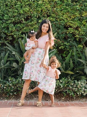 IFFEI Matching Family Dresses Cotton Ruffle Decor Mommy and Me Matching Dress in Saudi Arabia