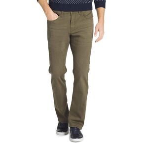 IZOD Men's Relaxed Fit Comfort Stretch Denim Jeans