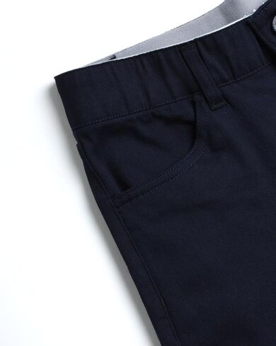 بنطال Chaps للأولاد - بنطال تشينو من نسيج التويل المطاطي ذو مقدمة مسطحة - بنطال كاجوال للأولاد (8-20) in Kuwait