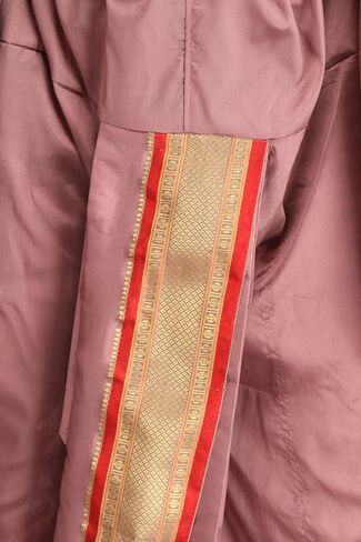 طقم Dhoti وVeshti جاهز للارتداء بحدود ذهبية منسوجة - حرير فني in Saudi Arabia