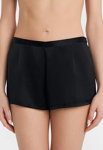 شورت لا بيرلا الحريري in Kuwait