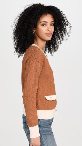 525 سترة نسائية ذات حواف متباينة in Kuwait