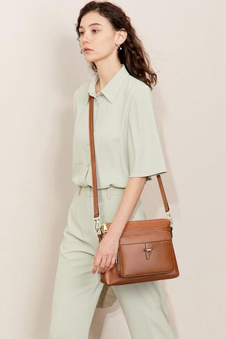 اوفر ايرث شنطة كروس من الجلد الطبيعي للنساء والسيدات، شنطة كروس من الجلد الطبيعي مع جيب للبطاقات in Kuwait