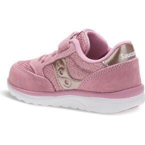 Suede and mesh upper for durability and breathability in Saudi Arabia