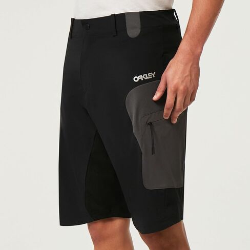 Oakley Men's Maven MTB Cargo Short in Saudi Arabia