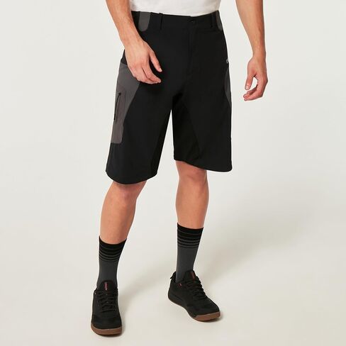 Oakley Men's Maven MTB Cargo Short in Saudi Arabia
