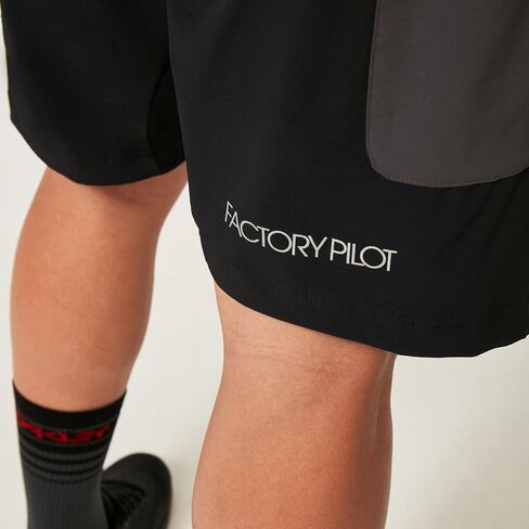 Oakley Men's Maven MTB Cargo Short in Saudi Arabia