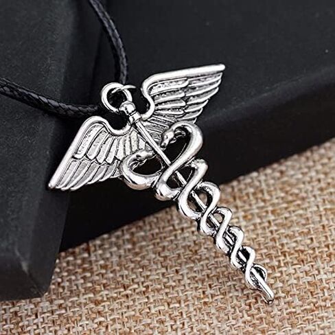 اكس سي اف اس قلادة بدلاية بتصميم نصف دم محفور عليها عبارة «The Last Olympian Camp Pegasus Zeus» للمعجبين من قطعتين من بيرسي جاكسون وذا لايتنينغ ثيف، لون فضي in Kuwait