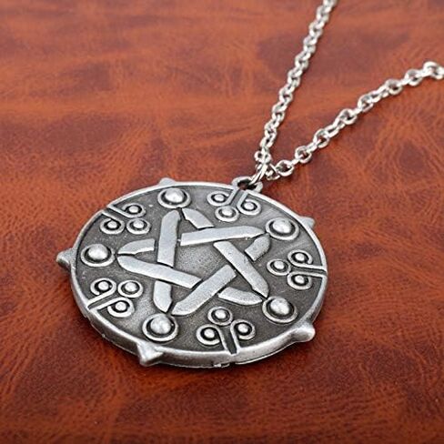 بضائع ساحرة III ينيفير ذات خمس نجوم سحر المعلقات الفضة مطلي أسود الفايكنج جولة التعويذة قلادة قلادة للمعجبين in Kuwait