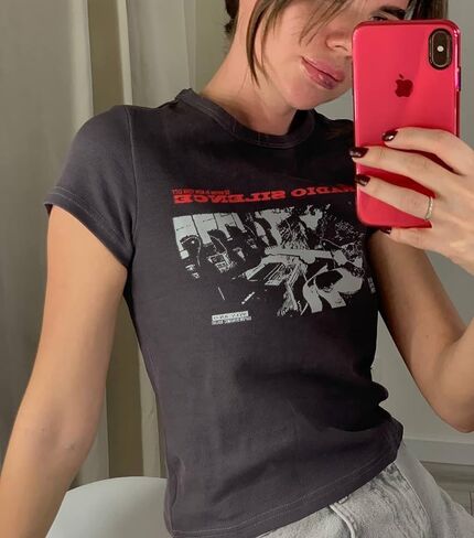 تي شيرت نسائي لطيف مطبوع عليه حروف من Meladyan بأكمام قصيرة تي شيرت قصير بياقة دائرية تي شيرت ضيق مناسب 90s Egirls ملابس الشارع in Kuwait