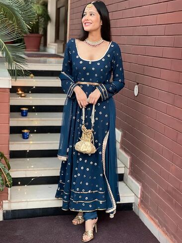 ملابس الحفلات النسائية من DREAMANGEL FASHION، كورتا جورجيت بالترتر مع وشاح in Kuwait