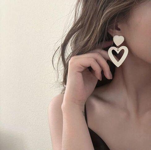 أقراط متدلية على شكل قلب مزدوج أقراط متدلية على شكل قلب وردي اللون للنساء والفتيات في عيد الحب وعيد ميلاد الأم in Kuwait