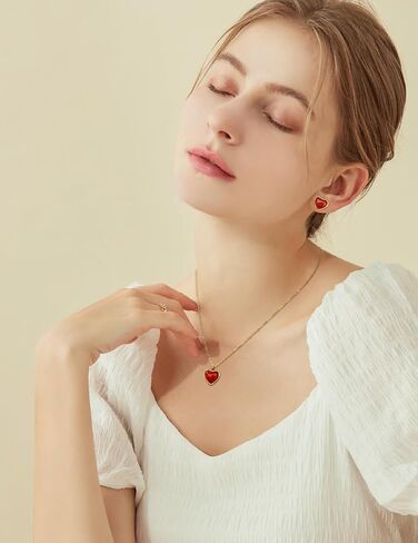 طقم قلادة وأقراط على شكل قلب من العقيق الأبيض من LILIE&WHITE للنساء أقراط وقلادة مجموعة مجوهرات مضادة للحساسية هدية عيد الحب in Kuwait