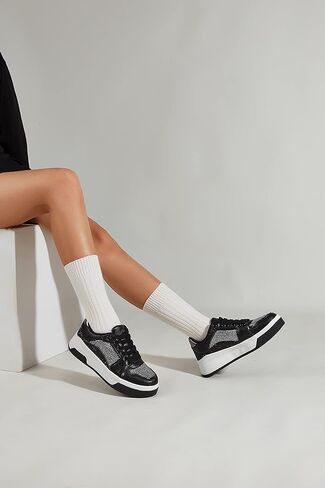 حذاء رياضي نسائي من K KIP WOK للتنس ذو نعل سميك لامع وترتر لامع ورباط كاجوال من الجلد الصناعي in Kuwait