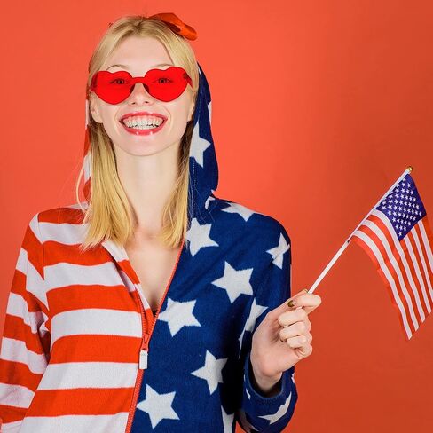 6 أزواج من النظارات الشمسية على شكل قلب عصرية شفافة بلون الحلوى بدون إطار نظارات على شكل قلب بدون إطار لصالح الحفلات in Kuwait