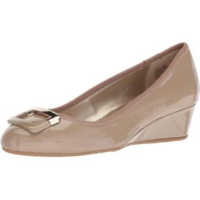 Bandolino Women's Tad Pump in Saudi Arabia