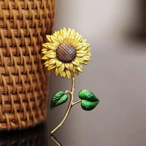 EMEGCY Flower Brooch for Women Girls Flower Rhinestone Brooch Gold Plated Lapel Pin Clothing Accessory Wedding Gift Fashion Jewelry for Mom Wife in Saudi Arabia