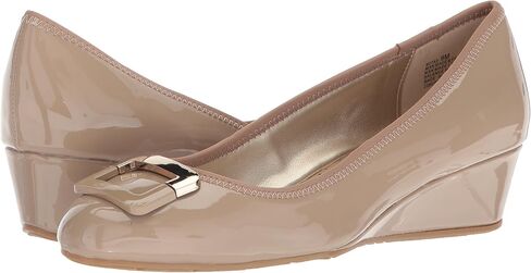 Bandolino Women's Tad Pump in Saudi Arabia