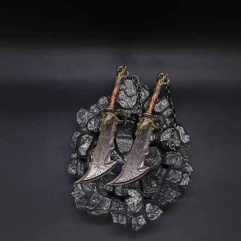 مجموعة حقائب الظهر الكلاسيكية من كراتوس بتصميم سلاح فوضوي بلانت معدني صغير بتصميم سيف كراتوس لألعاب الفيديو، قلادة فضية وفضية صغيرة in Kuwait