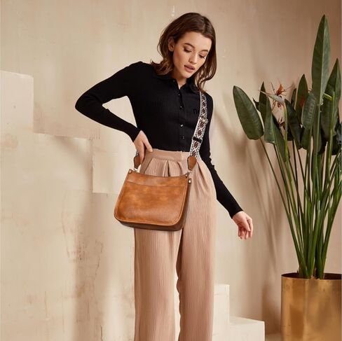 حقائب كروس للنساء من الجلد وحقائب يد مكونة من قطعتين مع حقيبة كتف عصرية بحزام جيتار ملون in Kuwait