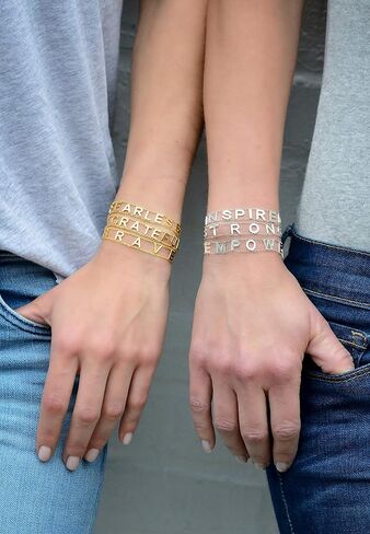 سوار شجاع ممكّن من مايا جي in Kuwait