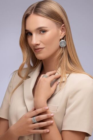 مجموعة JEAN RACHEL JEWELRY مكونة من خمسة خواتم من الفضة الإسترلينية عيار 925 وخواتم من الفضة المطلية بالذهب عيار 14 قيراط ومقعر ومزخرف بالدانتيل، مؤكسدة، مظهر عتيق أنيق لا يسبب الحساسية، وخالي من النيكل والرصاص in Kuwait