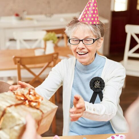 دبوس شارة مطبوع عليه عبارة «It's My 11th Birthday» بتصميم تاج ذهبي لعيد الميلاد الحادي عشر وعيد الميلاد 11، دبوس شارة وردة سوداء رائعة للاولاد والبنات، ازرار بروش لحفلات اعياد الميلاد بعمر 11 سنة in Kuwait