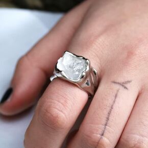 XUSIOAKKM Irregular Natural Raw Stone Ring White Transparent Gemstones Crystal Incision Black Silver Polishing Jewelry White Crystal Bold Cocktail Ring Open Band Trendy Jewelry Gift（Silver，Size9） in Saudi Arabia