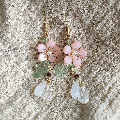 Wonlte Flower Earrings for Women Dangling, White Flower Stud Earrings Cherry Blossoms Sakura Daisy Floral Teardrop Lily Fairy Leaf Petal Drop Spring Women Accessories in Saudi Arabia
