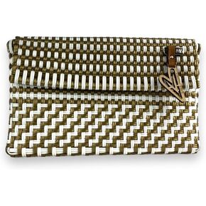 MARIA VICTORIA-Magpie-Handwoven plastic Mexican Clutch. Perfect for everyday, indoor and outdoor activities. Water resistant.