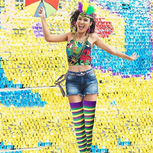 مجموعة إكسسوارات أزياء ماردي غرا مكونة من 3 قطع، جوارب طويلة مخططة من ماردي غرا، عصابة رأس من الريش المطاطي بالترتر، قلادات خرز ملونة للنساء in Kuwait