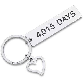 Couples Gifts Keychains for Girlfriend Wife Boyfriend Husband Him Her -Puzzle Key Ring- You Hold The Key to My Heart Forever -Birthday,Wedding, Anniversary Valentine Gift in Kuwait