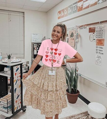 Valentine Day Shirt Women Leopard Love Heart Print T-Shirt Teachers Valentines Short Sleeve Tee Tops in Saudi Arabia