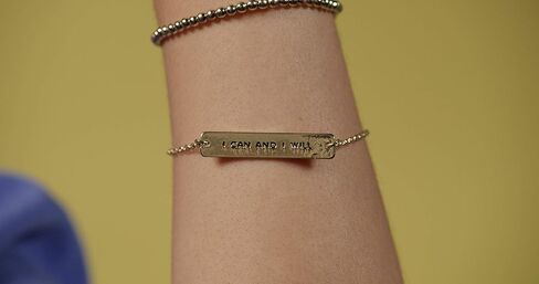 محظوظ ريشة قوية وقحة صدق أستطيع وأنا سوف 14 ك الذهب انخفض سحر سوار مغلف in Kuwait