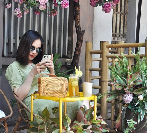 HAAN المرأة المنسوجة باليد ويكر راتان كروسبودي مستطيلة حقيبة بوهو محفظة - الولايات المتحدة صغير، اللون بني in Kuwait