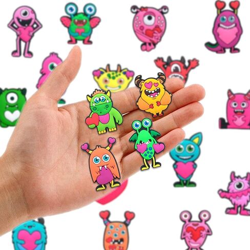 مضحك الكرتون أنيمي الأحذية سحر الديكور ل قباقيب الصنادل ، PVC حديقة الأحذية الملحقات ، للجنسين البالغين المراهقين الاطفال حزب صالح in Kuwait