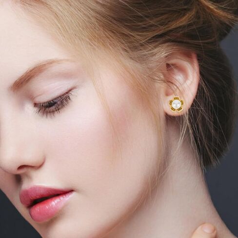 Gold Pearl Flower Stud Earrings for Women Gold Plated Five Petal Flower Earrings Simple 14K Gold Floral Statement Earrings Elegant Blossom Earrings Spring Summer Vacation Party Jewelry Gift for Girls in Saudi Arabia