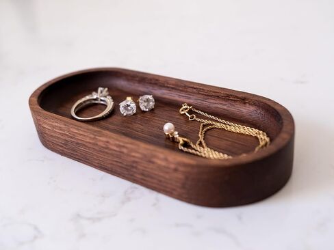 علبة مجوهرات بتصميم صندوق خشبي من خشب الجوز in Kuwait