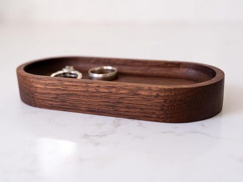 علبة مجوهرات بتصميم صندوق خشبي من خشب الجوز in Kuwait