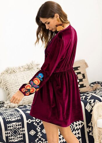 فستان نسائي بوهيمي من المخمل من Futurino مطرز بالزهور بوهو بياقة على شكل V وأكمام طويلة بلوزة علوية كلاسيكية أنيقة على شكل حرف a فستان قصير in Kuwait