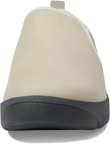 BOGS Kicker Slip-On Elastic Leather in Saudi Arabia