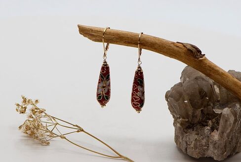 اقراط دمعة مطلية بالذهب عيار 14 قيراط مطلية بالمينا بلون احمر مصوغة بطريقة دمعة بلون احمر, مينا, ان ايه in Kuwait